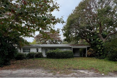 House in Boca Raton, Florida 2 bedrooms, 91.04 sq.m. № 998581 - photo 1