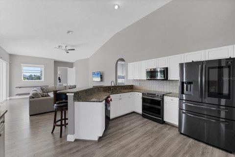 Casa en venta en Rotonda, Florida, 4 dormitorios, 266.63 m2 № 1634483 - foto 15