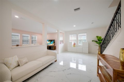 House in Bradenton, Florida 5 bedrooms, 276.38 sq.m. № 2095769 - photo 10