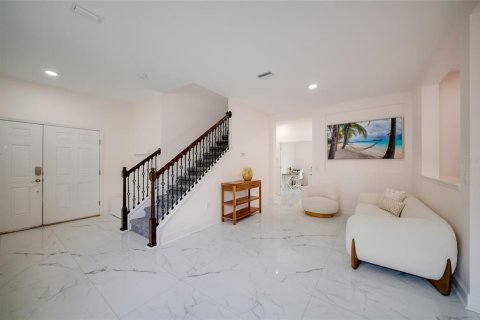 House in Bradenton, Florida 5 bedrooms, 276.38 sq.m. № 2095769 - photo 11