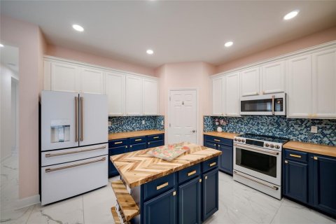 House in Bradenton, Florida 5 bedrooms, 276.38 sq.m. № 2095769 - photo 21