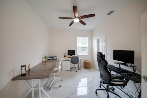 House in Bradenton, Florida 5 bedrooms, 276.38 sq.m. № 2095769 - photo 29