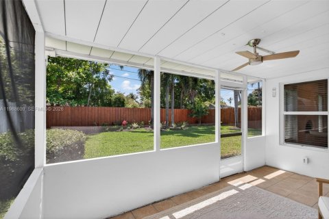 House in Oakland Park, Florida 2 bedrooms, 108.7 sq.m. № 2050704 - photo 29