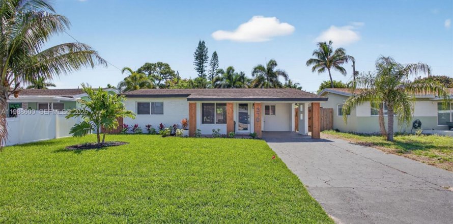 House in Oakland Park, Florida 2 bedrooms, 108.7 sq.m. № 2050704