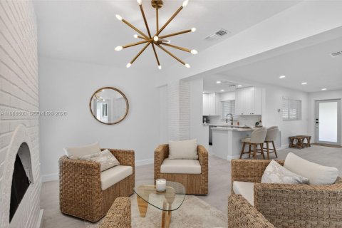 House in Oakland Park, Florida 2 bedrooms, 108.7 sq.m. № 2050704 - photo 13