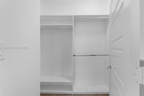 Townhouse in Miami, Florida 3 bedrooms, 145.3 sq.m. № 2066447 - photo 16