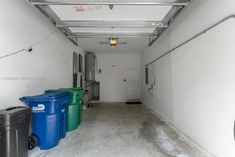 Townhouse in Miami, Florida 3 bedrooms, 145.3 sq.m. № 2066447 - photo 26