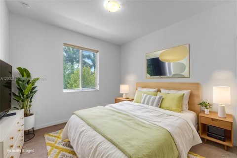 Townhouse in Miami, Florida 3 bedrooms, 145.3 sq.m. № 2066447 - photo 20