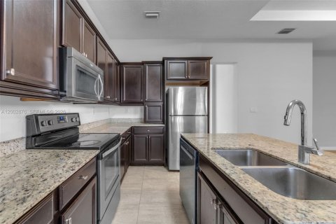 Townhouse in Miami, Florida 3 bedrooms, 145.3 sq.m. № 2066447 - photo 8