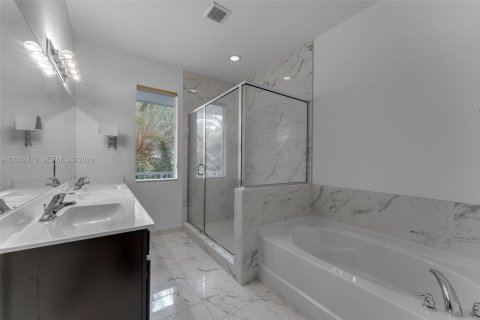 Townhouse in Miami, Florida 3 bedrooms, 145.3 sq.m. № 2066447 - photo 24