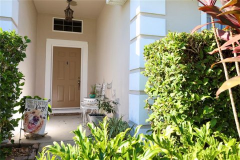 Casa en venta en Kissimmee, Florida, 3 dormitorios, 158.49 m2 № 1901245 - foto 2