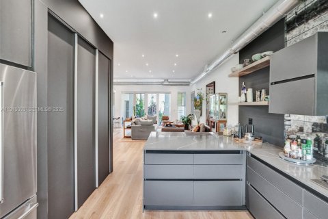 Townhouse in Hollywood, Florida 3 bedrooms, 214.14 sq.m. № 1988451 - photo 11