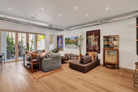 Townhouse in Hollywood, Florida 3 bedrooms, 214.14 sq.m. № 1988451 - photo 4