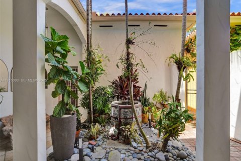 Townhouse in Hollywood, Florida 3 bedrooms, 214.14 sq.m. № 1988451 - photo 14