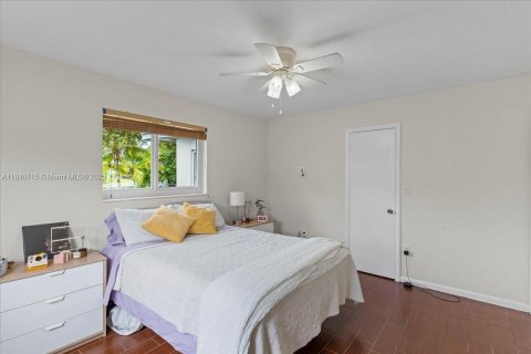 House in Miami, Florida 3 bedrooms, 159.14 sq.m. № 1830948 - photo 28