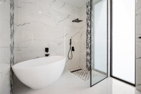 Townhouse in Fort Lauderdale, Florida 3 bedrooms, 195.65 sq.m. № 2043087 - photo 27