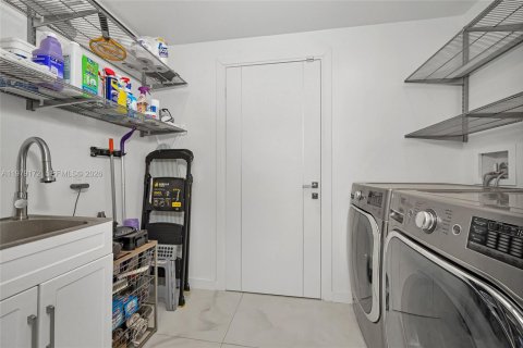 Townhouse in Fort Lauderdale, Florida 3 bedrooms, 195.65 sq.m. № 2043087 - photo 12