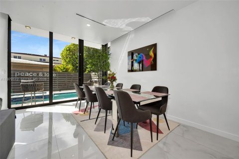 Townhouse in Fort Lauderdale, Florida 3 bedrooms, 195.65 sq.m. № 2043087 - photo 9