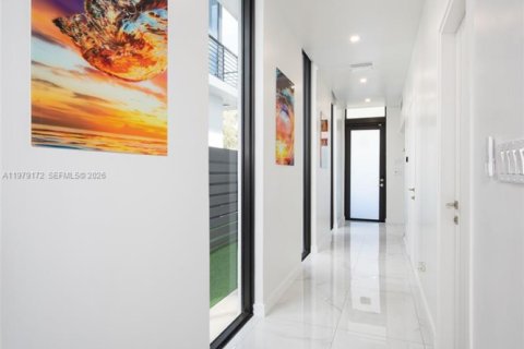 Townhouse in Fort Lauderdale, Florida 3 bedrooms, 195.65 sq.m. № 2043087 - photo 5