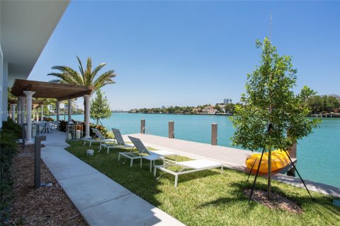 Condo in Bay Harbor Islands, Florida, 2 bedrooms  № 1774306 - photo 25