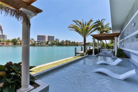 Condo in Bay Harbor Islands, Florida, 2 bedrooms  № 1774306 - photo 28