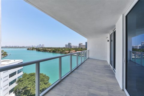 Condo in Bay Harbor Islands, Florida, 2 bedrooms  № 1774306 - photo 12