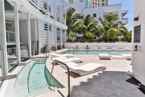 Condo in Bay Harbor Islands, Florida, 2 bedrooms  № 1774306 - photo 21