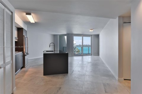 Condo in Bay Harbor Islands, Florida, 2 bedrooms  № 1774306 - photo 2
