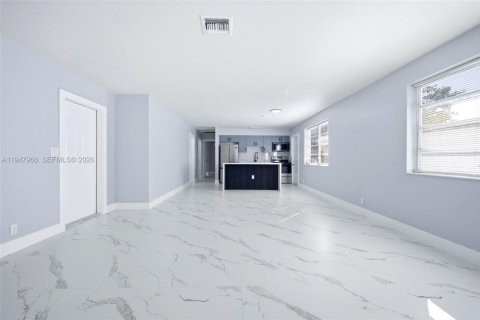 Commercial property in Hollywood, Florida 320.51 sq.m. № 2004046 - photo 7