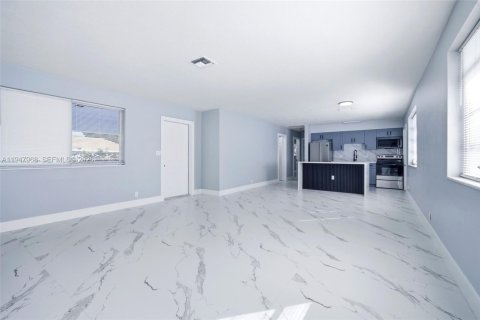 Commercial property in Hollywood, Florida 320.51 sq.m. № 2004046 - photo 6