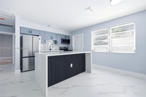 Commercial property in Hollywood, Florida 320.51 sq.m. № 2004046 - photo 8