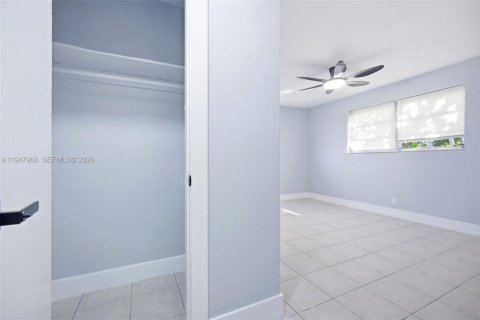 Commercial property in Hollywood, Florida 320.51 sq.m. № 2004046 - photo 21