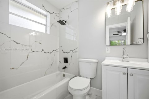 Commercial property in Hollywood, Florida 320.51 sq.m. № 2004046 - photo 19