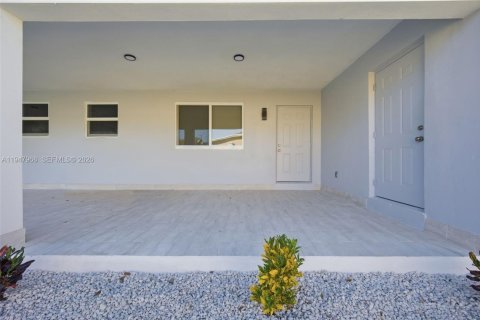 Commercial property in Hollywood, Florida 320.51 sq.m. № 2004046 - photo 4