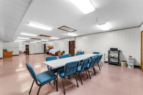 Commercial property in Homestead, Florida № 1958236 - photo 2