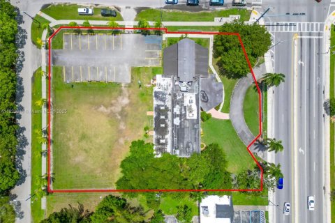 Commercial property in Homestead, Florida № 1958236 - photo 8