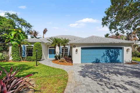 House in Indialantic, Florida 4 bedrooms, 230.03 sq.m. № 2107054