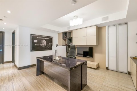 Купить кондоминиум в Авентура, Флорида 5 спален, № 1968439 - фото 8