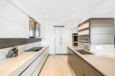 Купить кондоминиум в Авентура, Флорида 5 спален, № 1968439 - фото 13