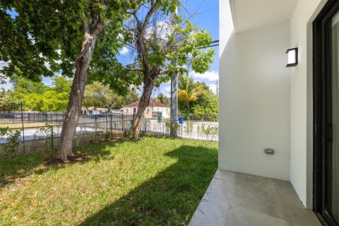 Propiedad comercial en venta en Miami, Florida, 260.13 m2 № 1712153 - foto 21