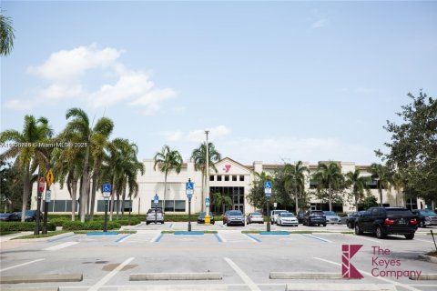 Снять в аренду таунхаус в Уэстон, Флорида 2 спальни, 105.07м2, № 1956398 - фото 26