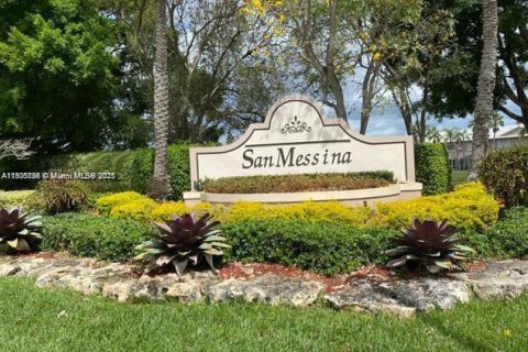 Снять в аренду таунхаус в Уэстон, Флорида 2 спальни, 105.07м2, № 1956398 - фото 16