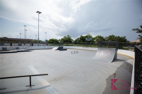 Снять в аренду таунхаус в Уэстон, Флорида 2 спальни, 105.07м2, № 1956398 - фото 30