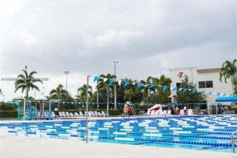 Снять в аренду таунхаус в Уэстон, Флорида 2 спальни, 105.07м2, № 1956398 - фото 28