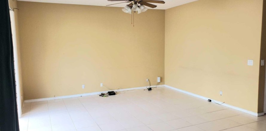Villa ou maison à Miramar, Floride 4 chambres, 221.39 m2 № 1154329