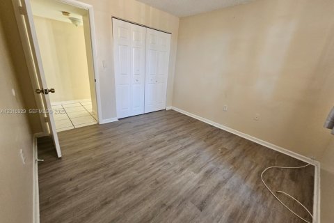 Copropriété à louer à Miami, Floride: 2 chambres, 91.32 m2 № 2243440 - photo 9