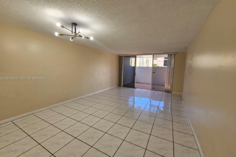 Copropriété à louer à Miami, Floride: 2 chambres, 91.32 m2 № 2243440 - photo 6