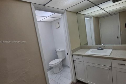 Copropriété à louer à Miami, Floride: 2 chambres, 91.32 m2 № 2243440 - photo 11