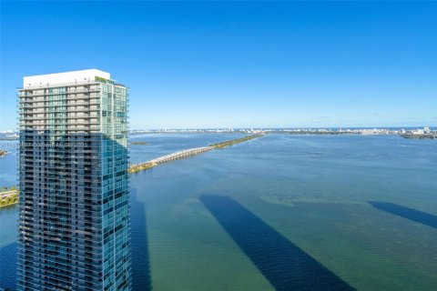 Condo in Miami, Florida, 1 bedroom  № 2012811 - photo 18