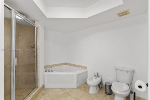 Condo in Sunny Isles Beach, Florida, 3 bedrooms  № 2052732 - photo 12